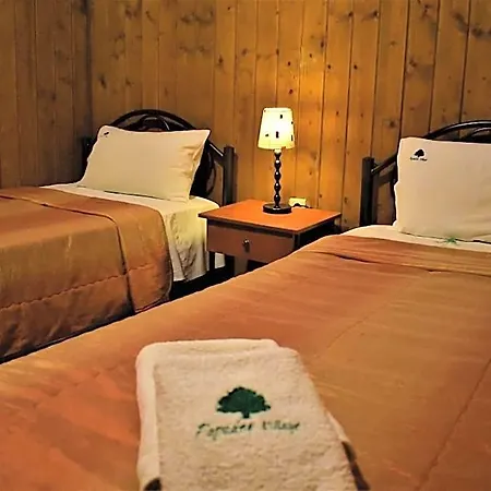 فندق Evia Forest Village *
